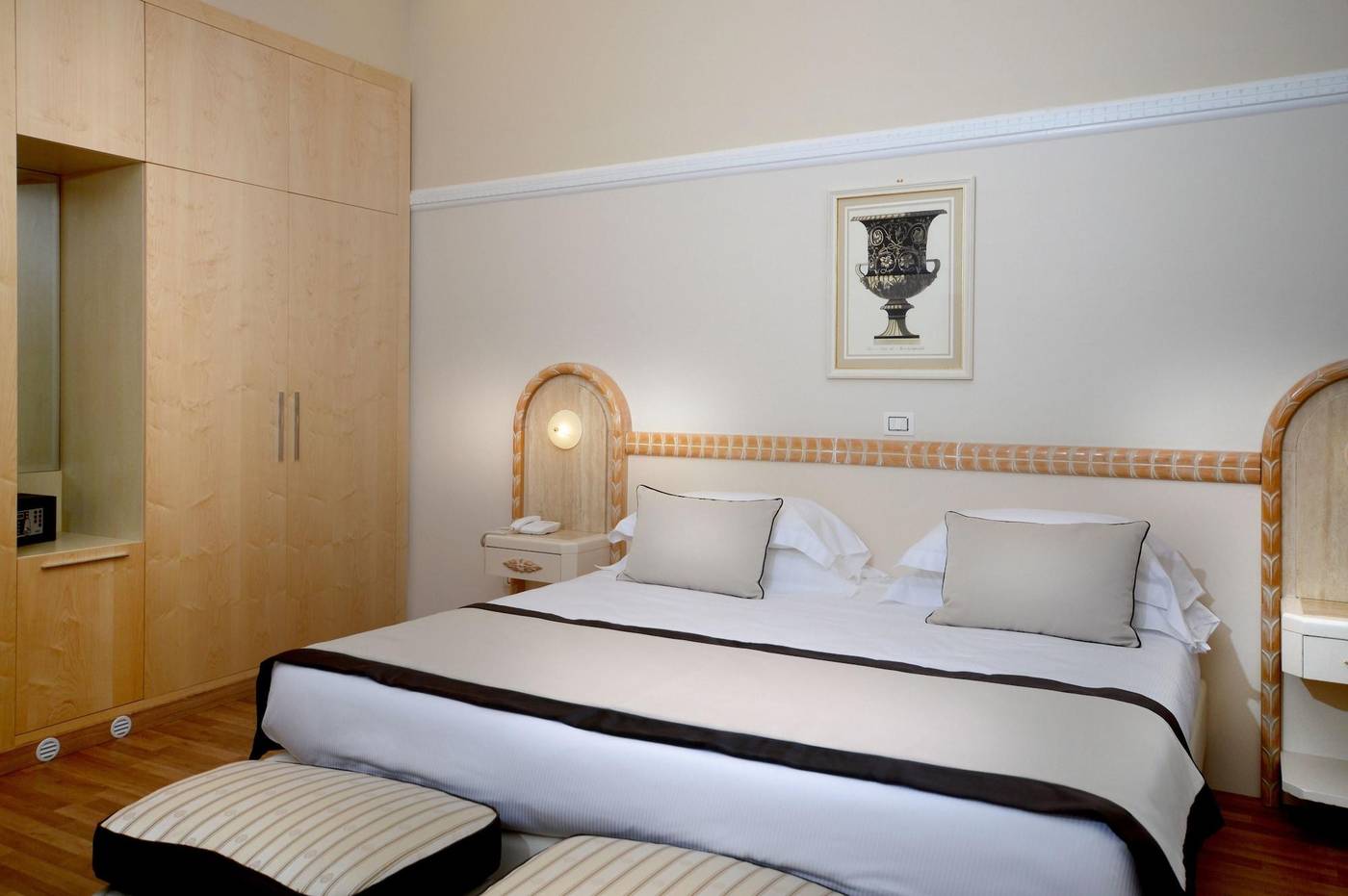 Grand-Hotel-Vittoria-Room-30