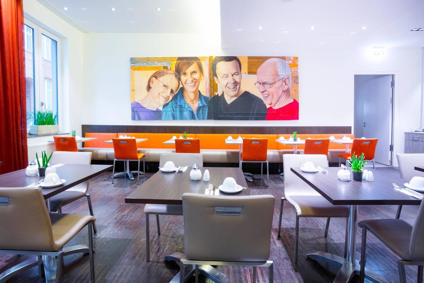 Select-Hotel-Berlin-The-Wall-Restaurant-55