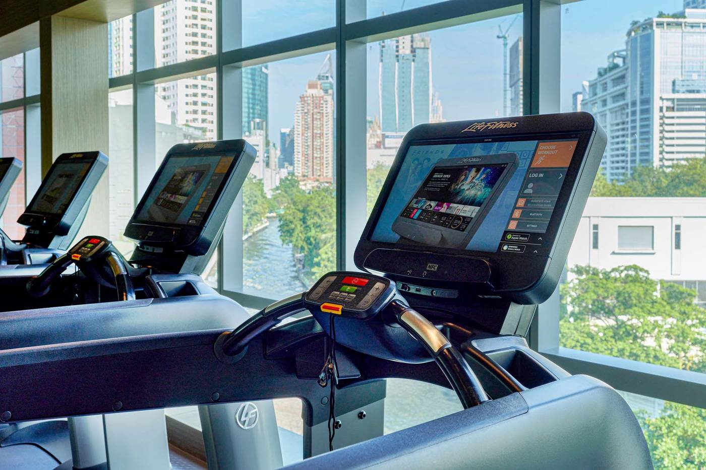 Chatrium-Grand-Bangkok-Sports-and-Entertainment-78