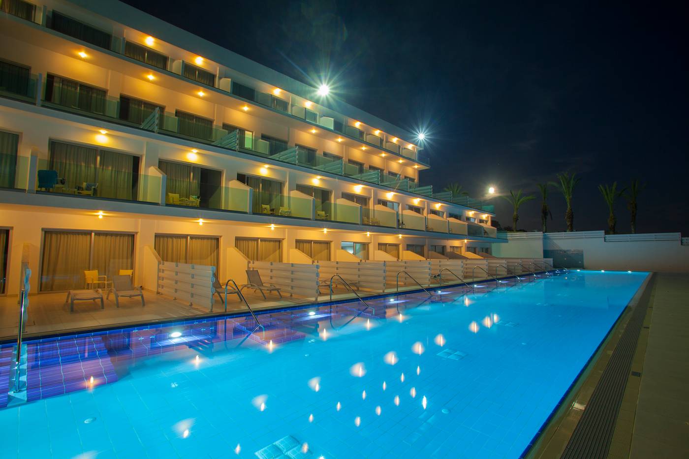 King-Evelthon-Beach-Hotel-and-Resort-Room-11