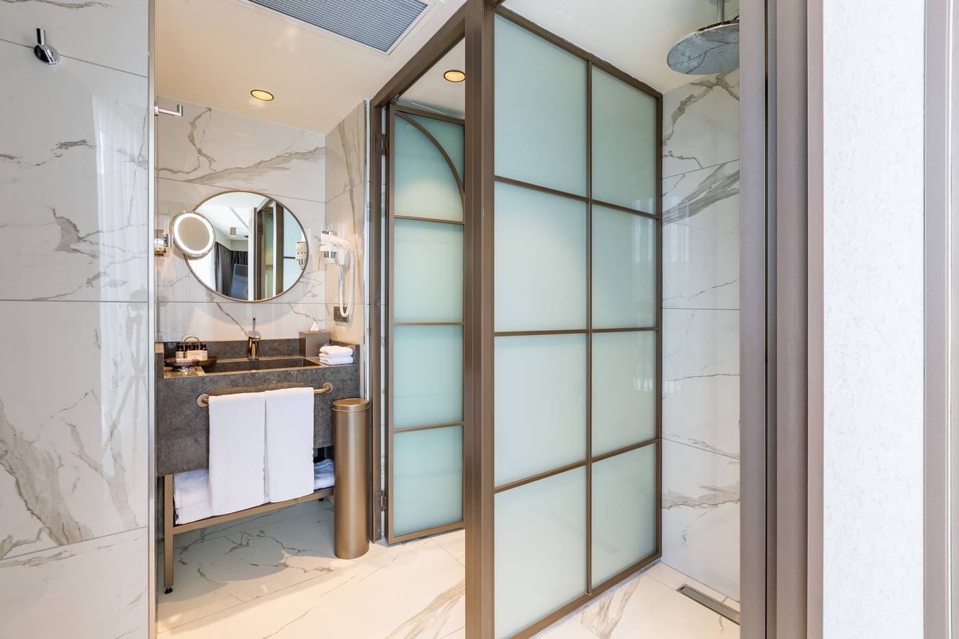 Stayso-The-House-Hotel-Room-62