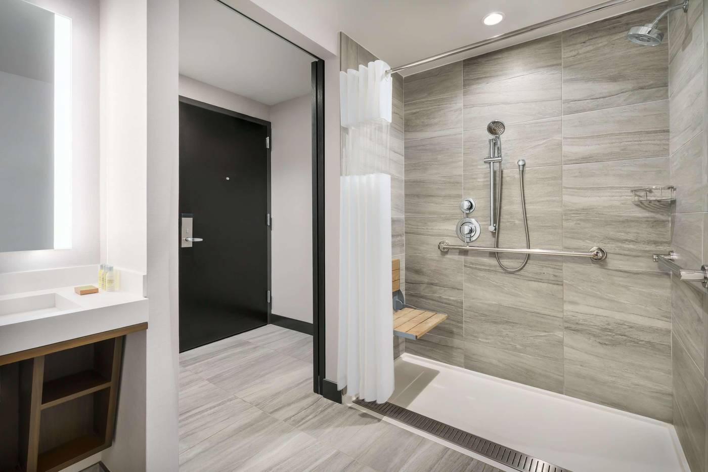 DoubleTree-by-Hilton-New-York-Times-Square-South-Room-18