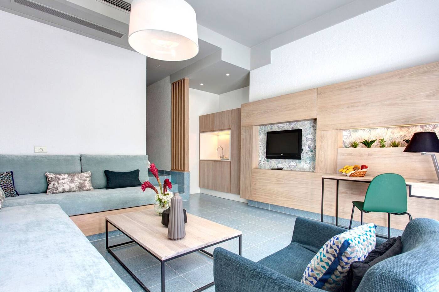 Plus-Fariones-Suite-Hotel--Room-14