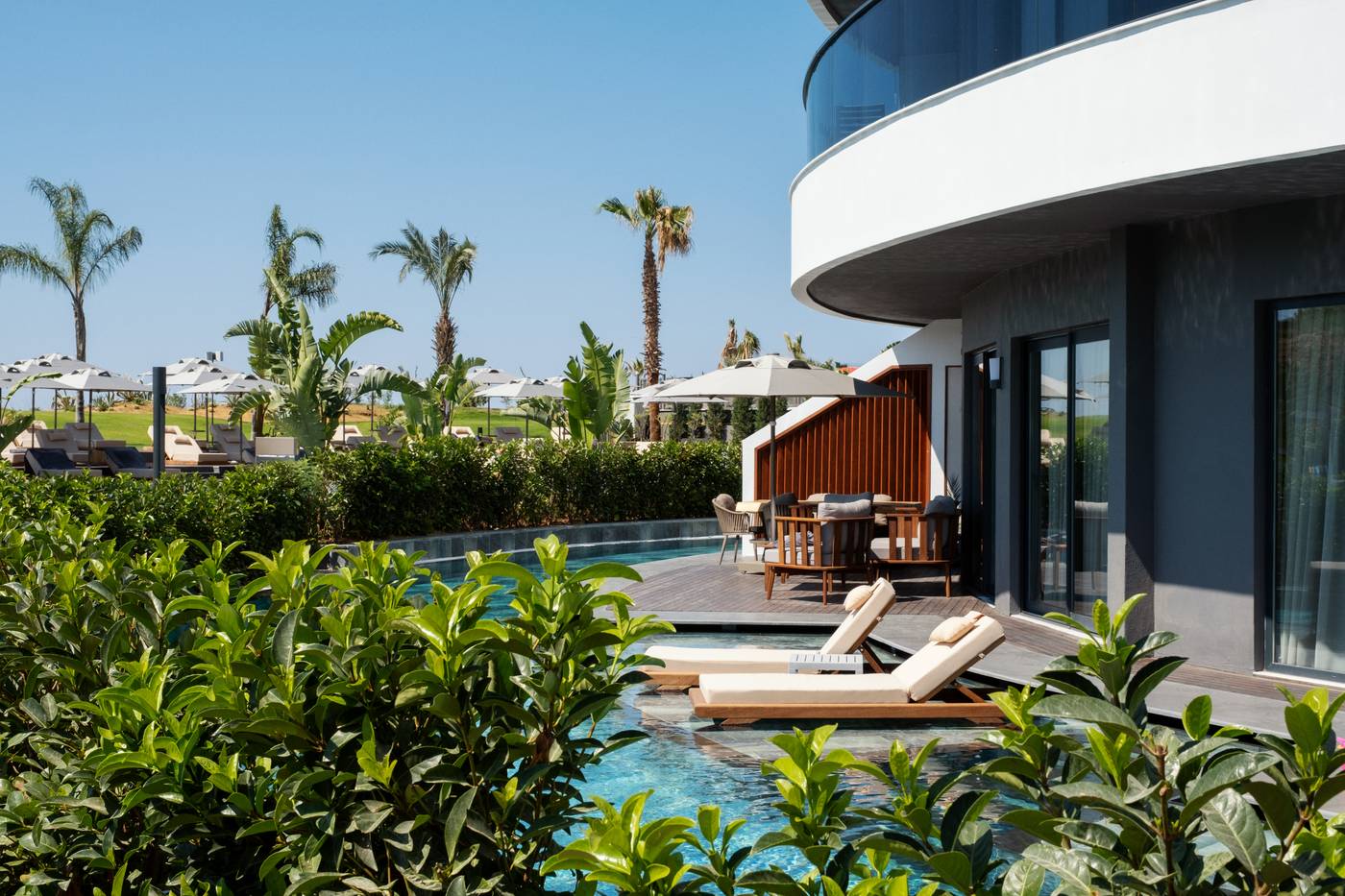 New - Liu Resort Side