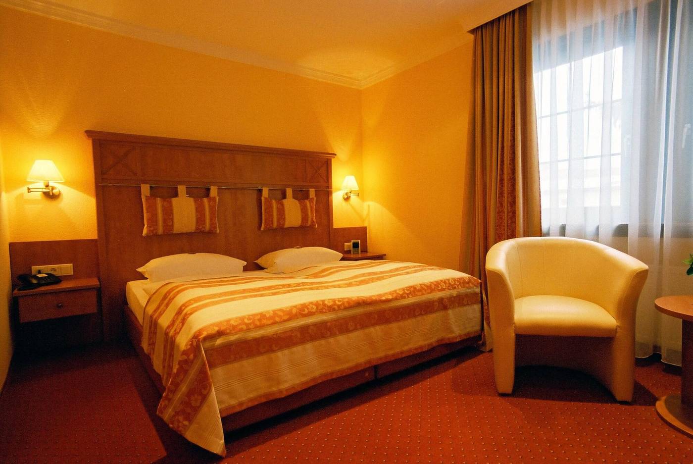 Hotel Schick - Germany - BAD HOMBURG V.D. HOEHE - Room - 4