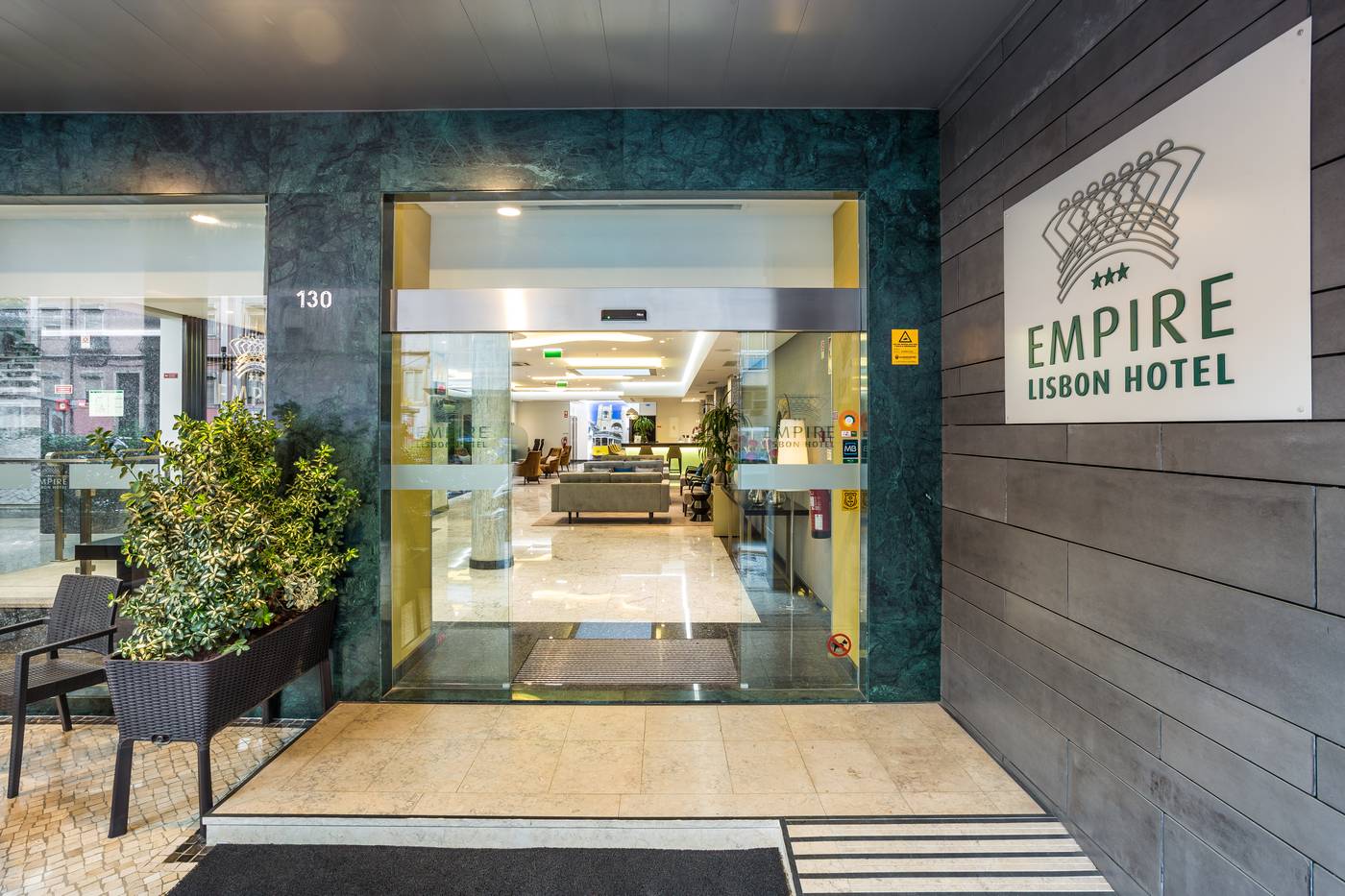 Empire-Lisbon-Hotel-Terrace-21