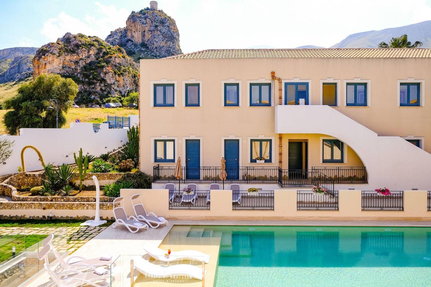 Hotel-Baglio-Di-Scopello-Lobby-10