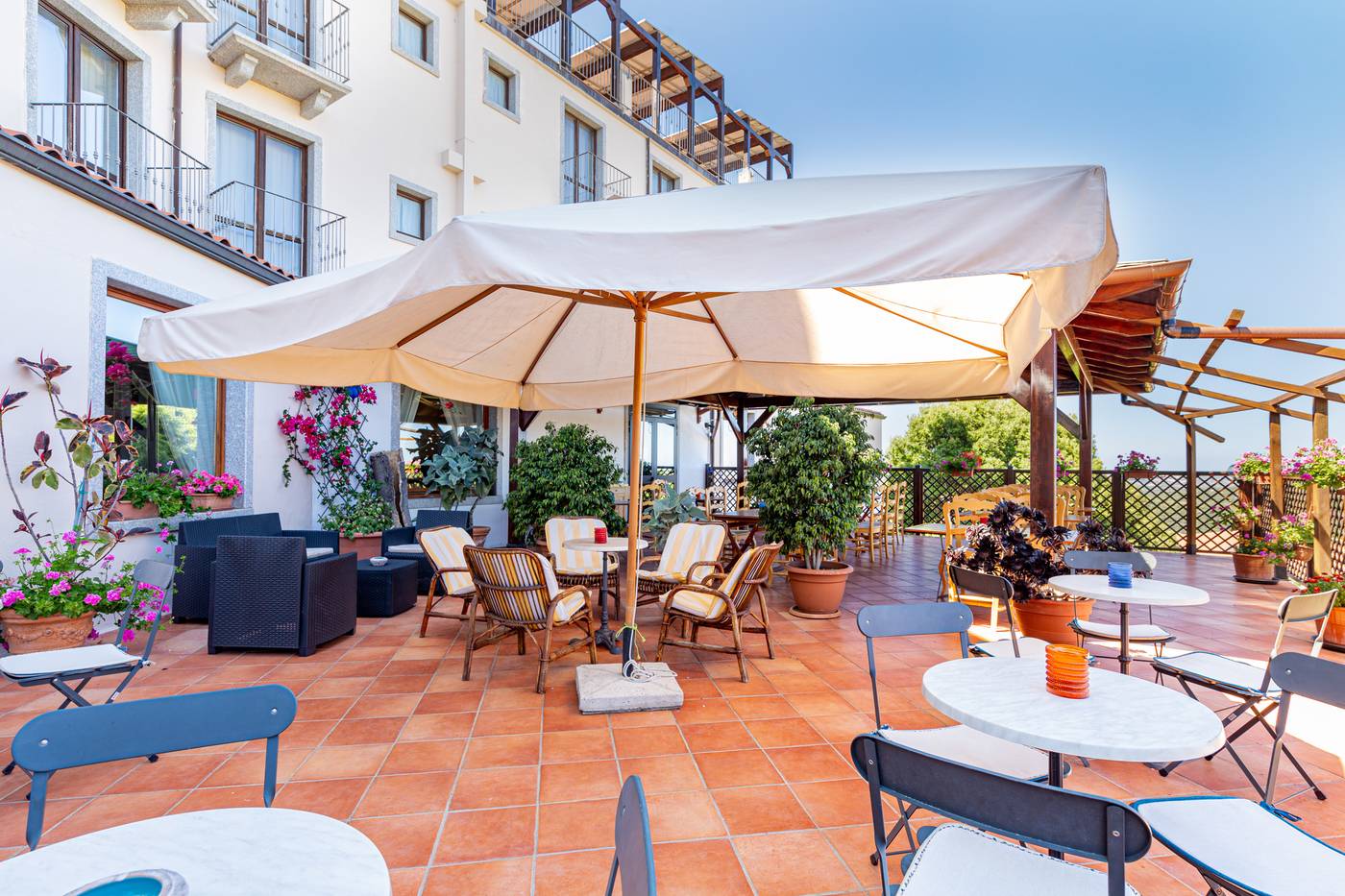 Hotel-San-Trano-Terrace-11