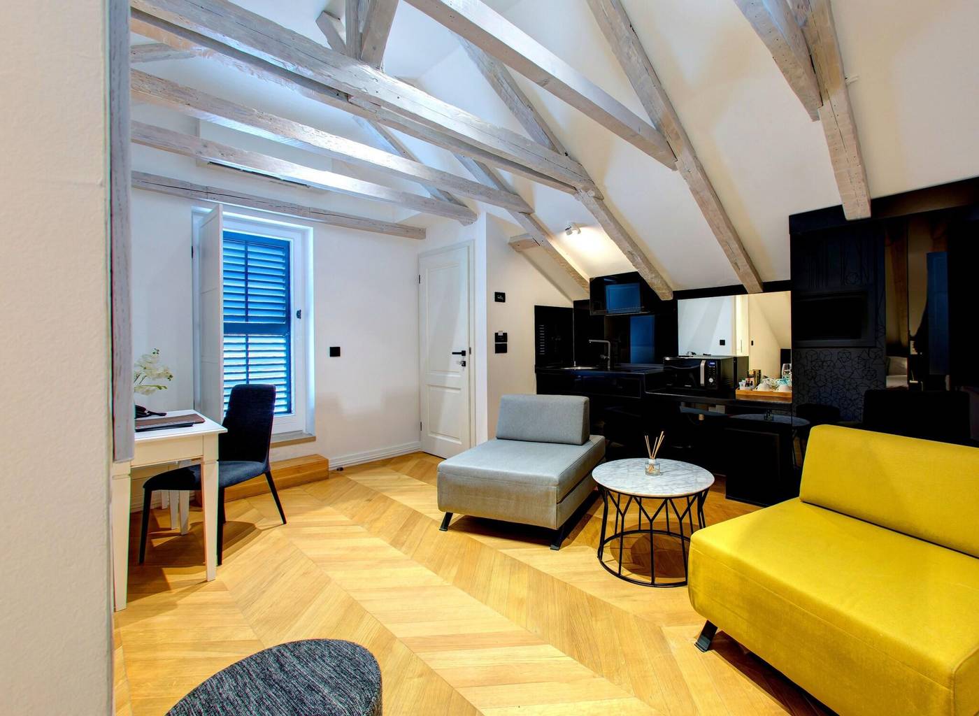 Guesthouse-Forty-Four-Room-27