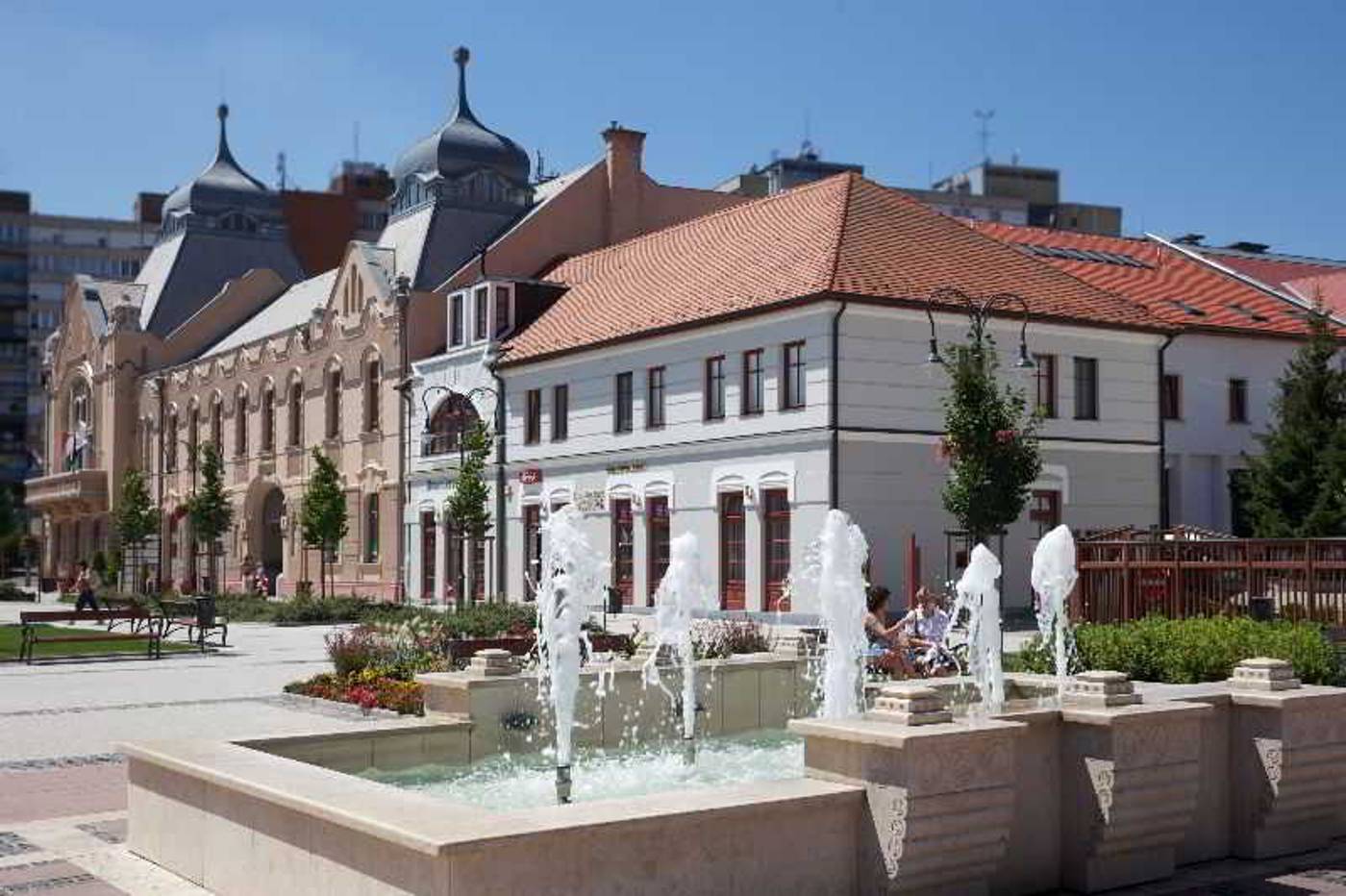 Queen-Elizabeth-Hotel-General-view-10