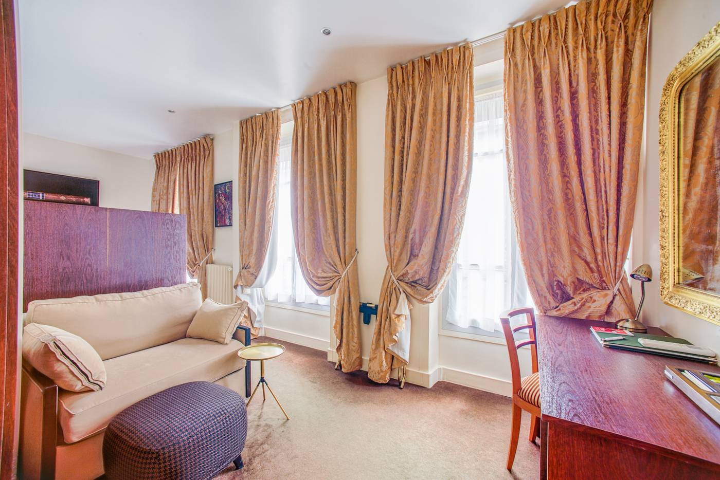 Queens-Hotel-Room-18