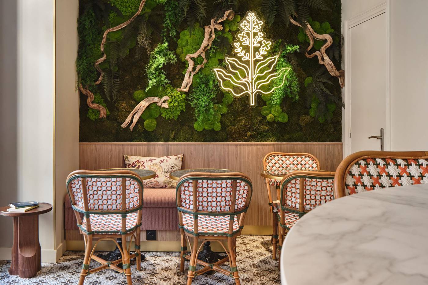 Moulin-Plaza-Lobby-16