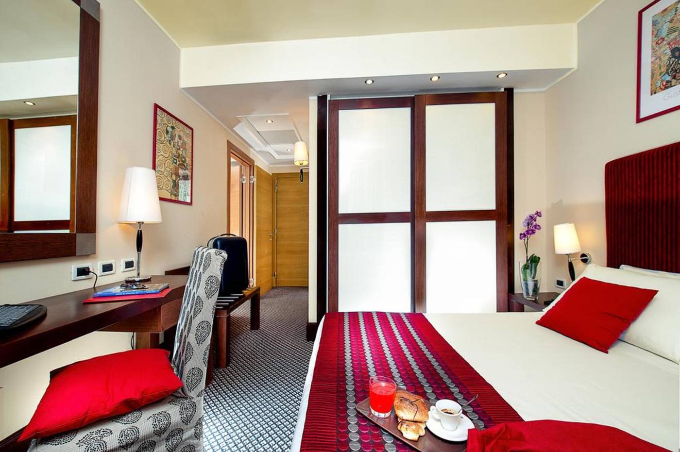 Cardinal-Hotel-St-Peter-Rome-Room-19