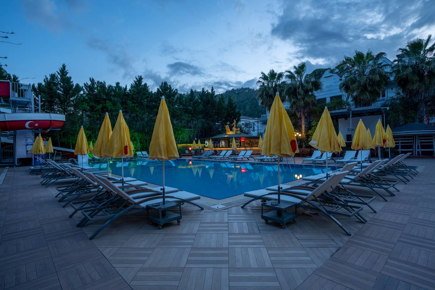 Grand-Vikin-Hotel-Pool-7