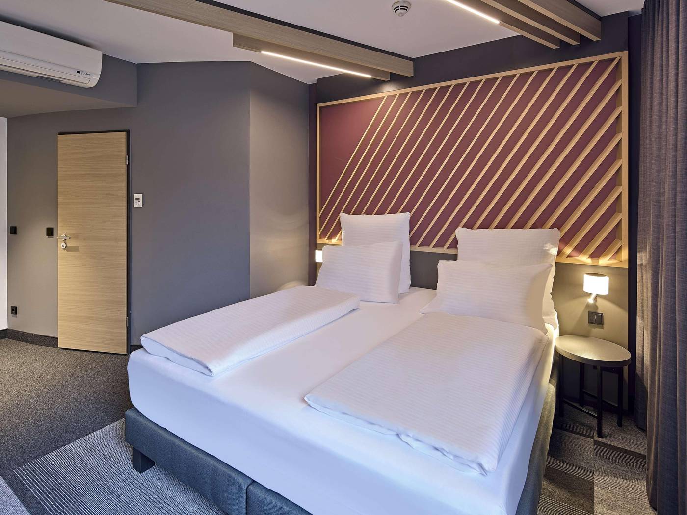 B-B-Hotel-Koln-Messe-Room-12