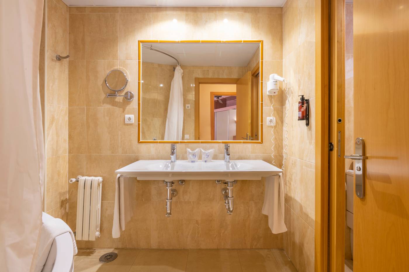 Parasol-Garden-Room-36