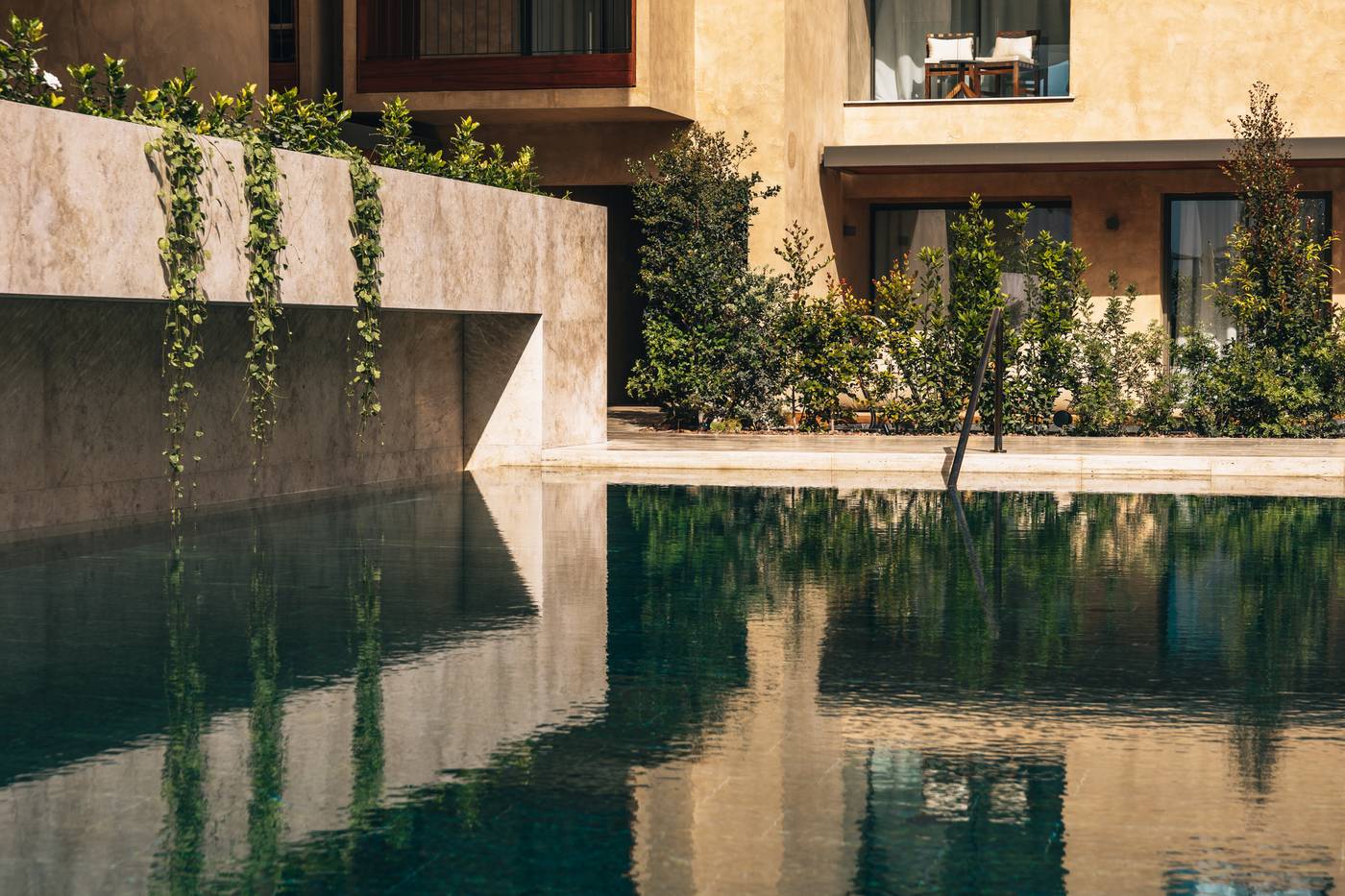 Daphne-Pool-4