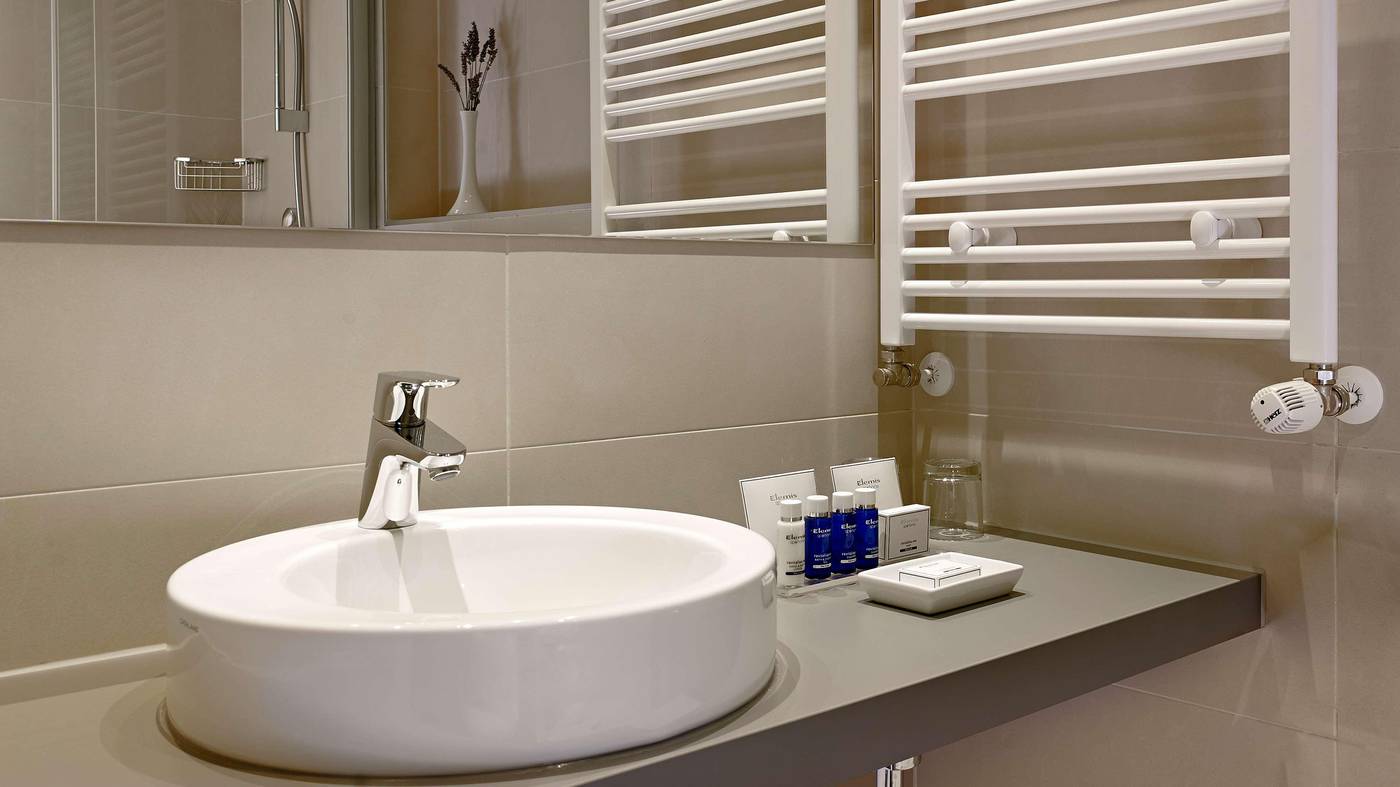 Park-Plaza-Belvedere-Room-38