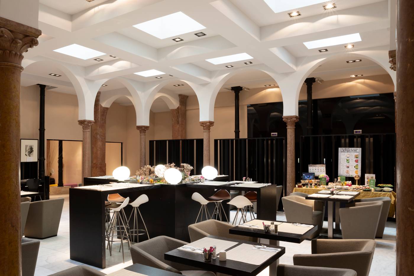 Petite-Palace-Plaza-Hotel-Restaurant-47