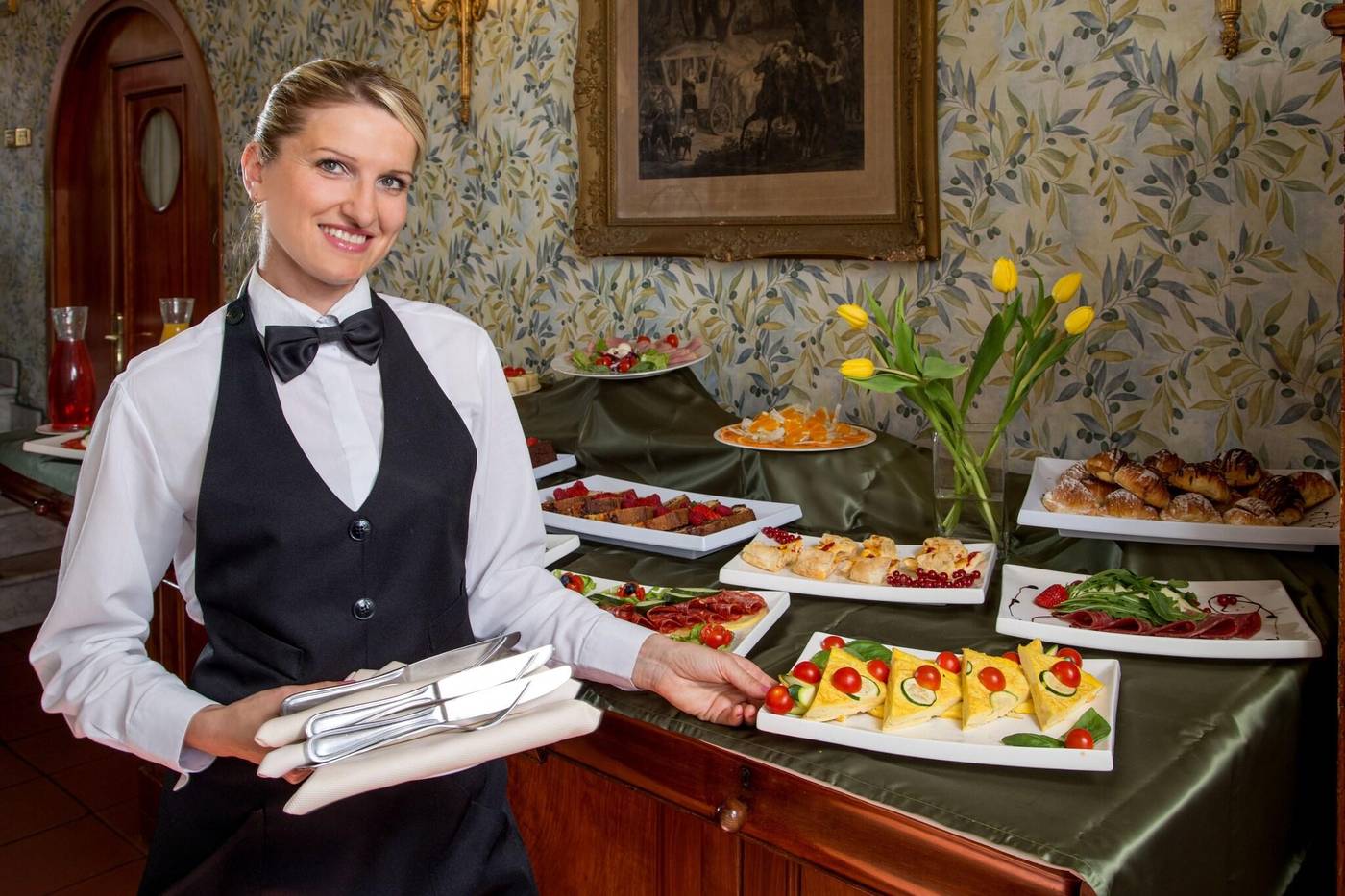 Inn-At-The-Spanish-Steps-Bar-66