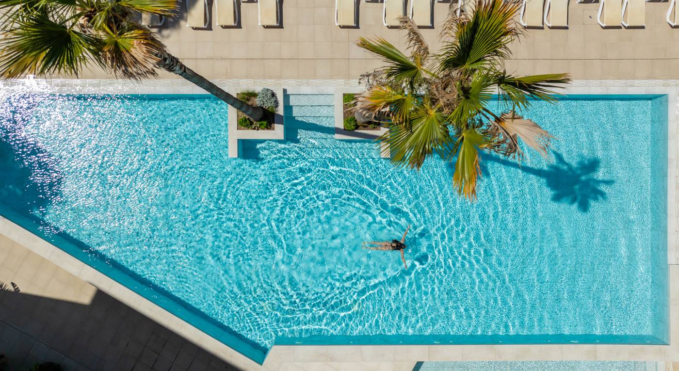 Aqua-Hotel-Montagut-Suites-Pool-12