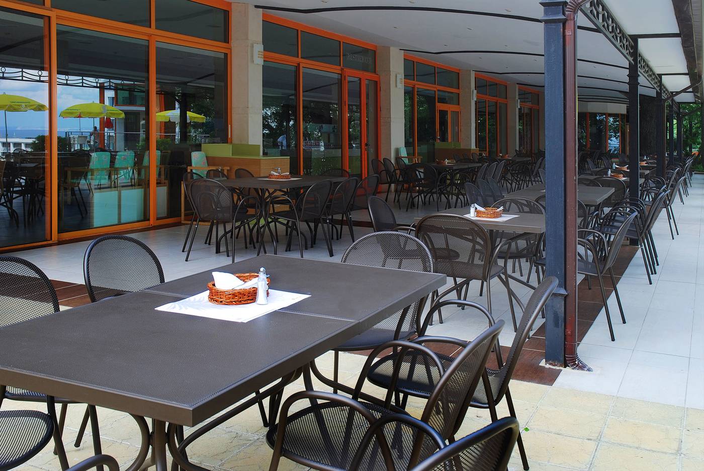 Primasol-Sunlight-Sunrise-Restaurant-10