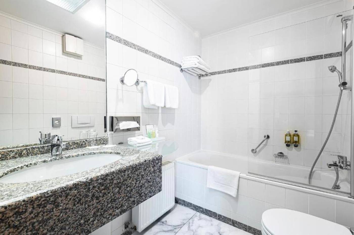 Grand-Hotel-International-Room-32