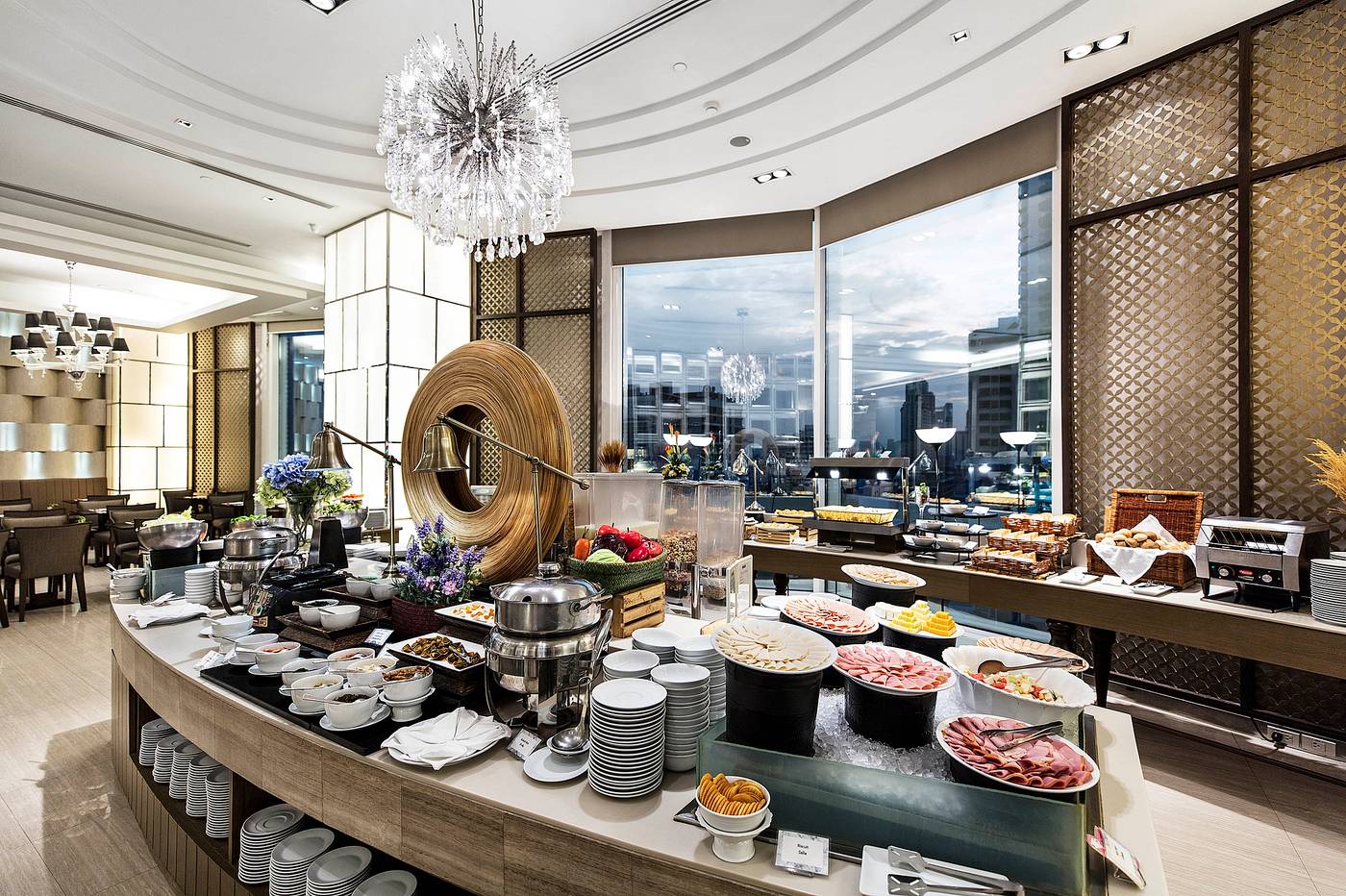 Grande-Centre-Point-Hotel-Terminal-21-Restaurant-12