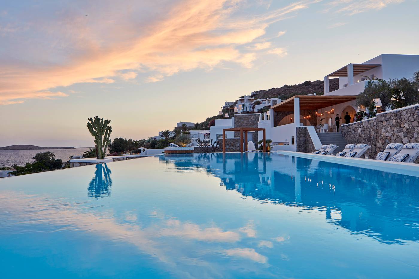 Katikies-Mykonos---The-Leading-Hotels-Of-The-World-General-view-4