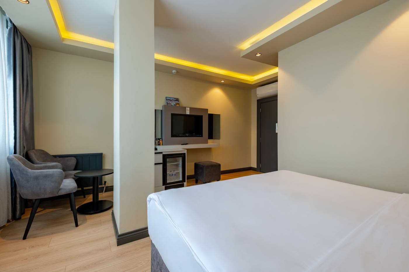 Frt-Airlines-Otel-Room-26