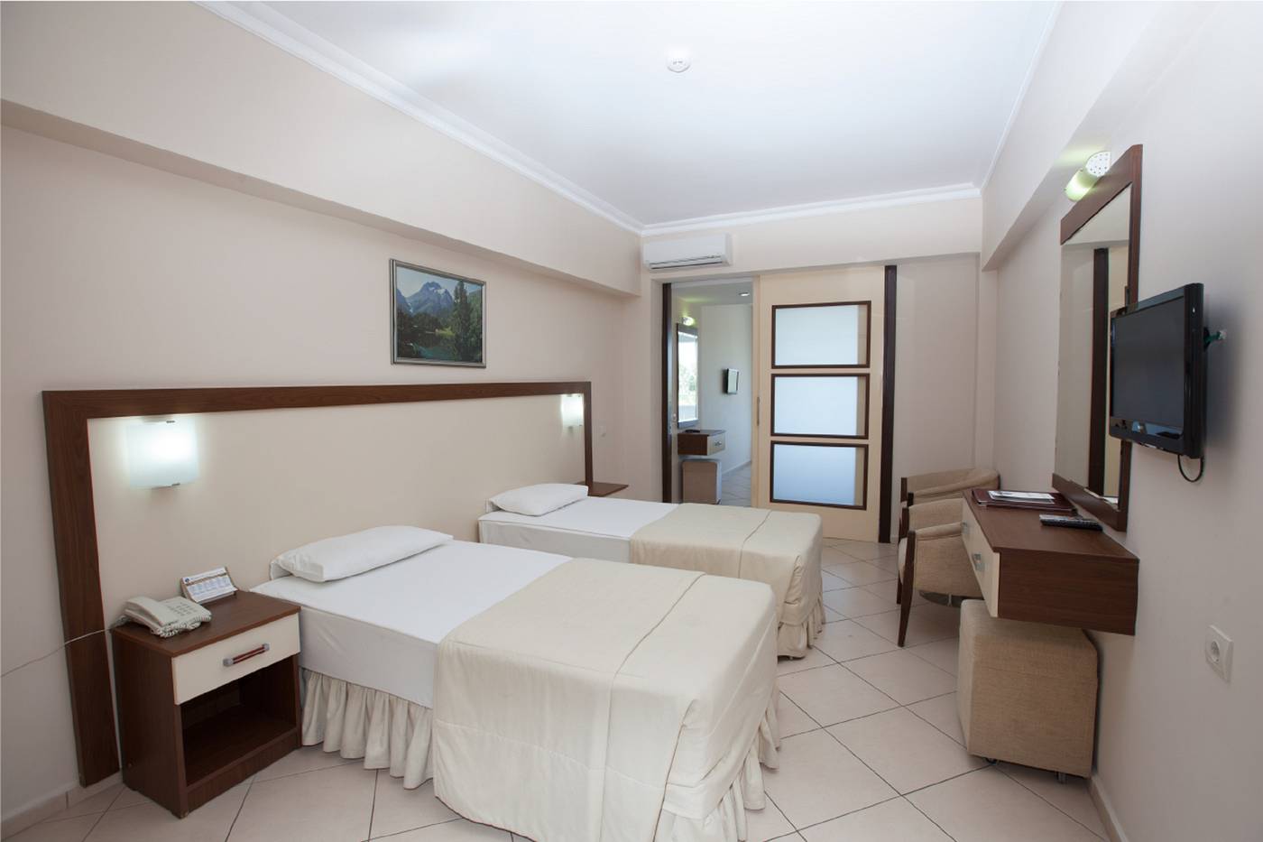 Batihan-Beach-Resort---Spa-Room-36