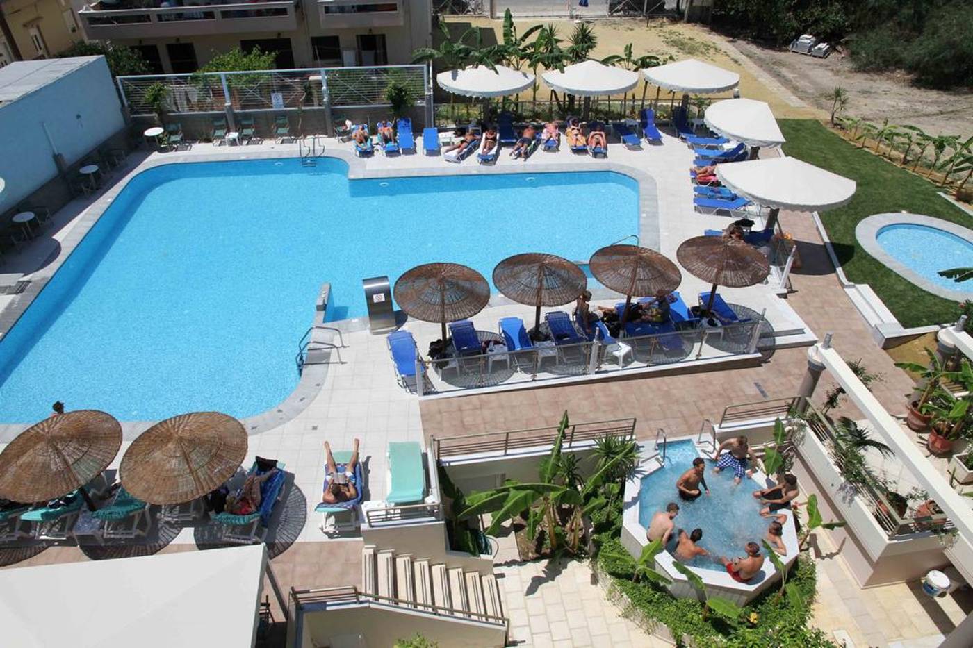 Astron-Pool-4