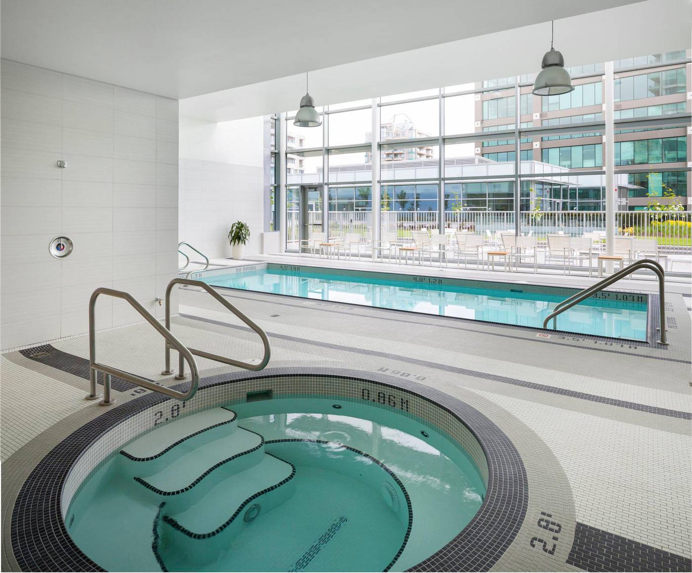 Element-Vancouver-Metrotown-Pool-30