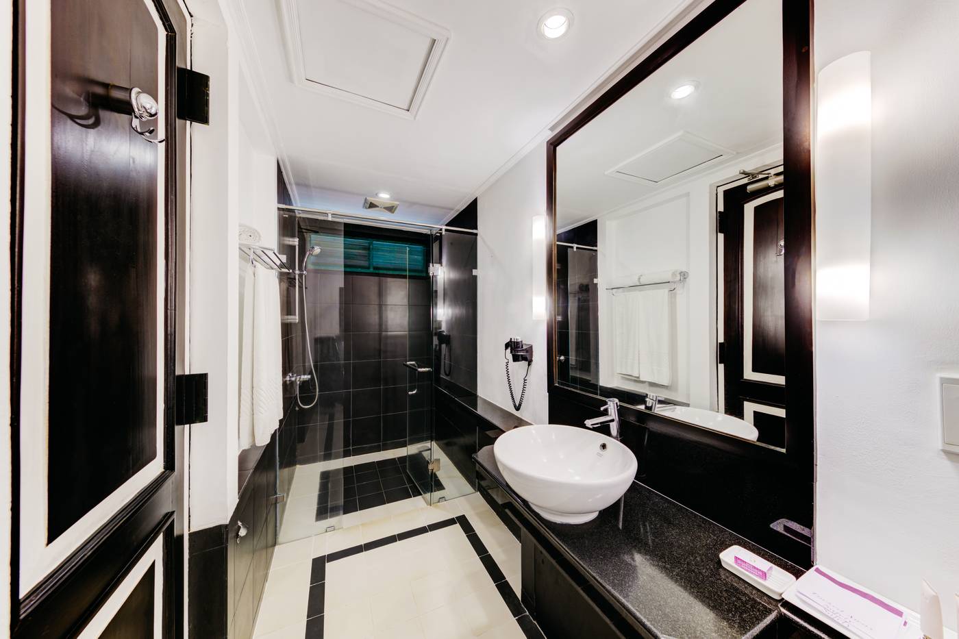 Cinnamon-Lodge-Habarana-Room-40