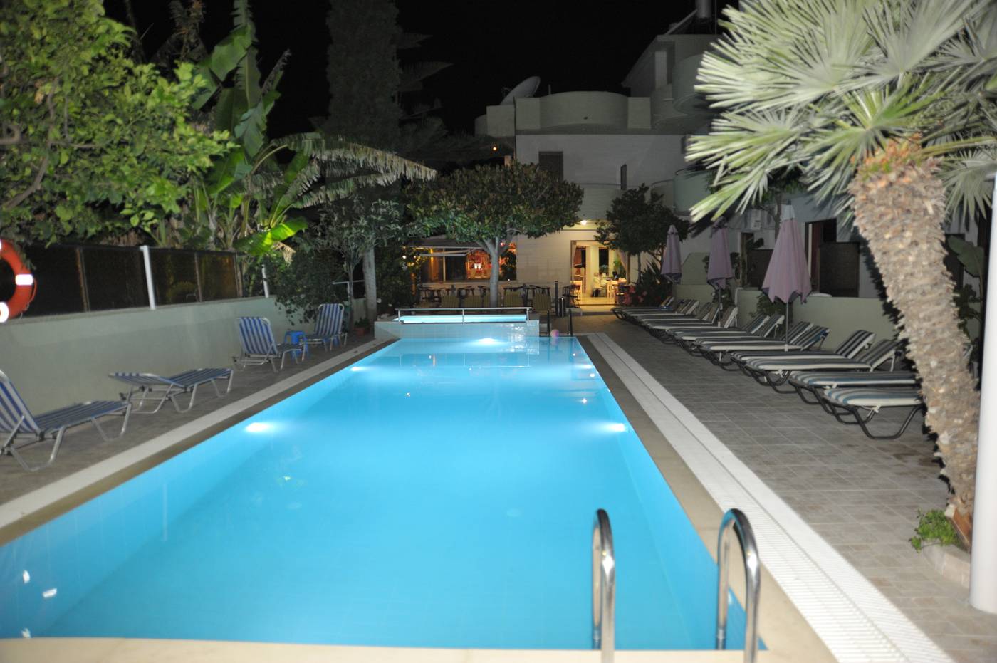 Anseli-Apartments-Pool-4