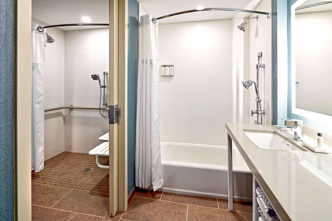 Cambria-Hotel-Anaheim-Resort-Area-Room-27