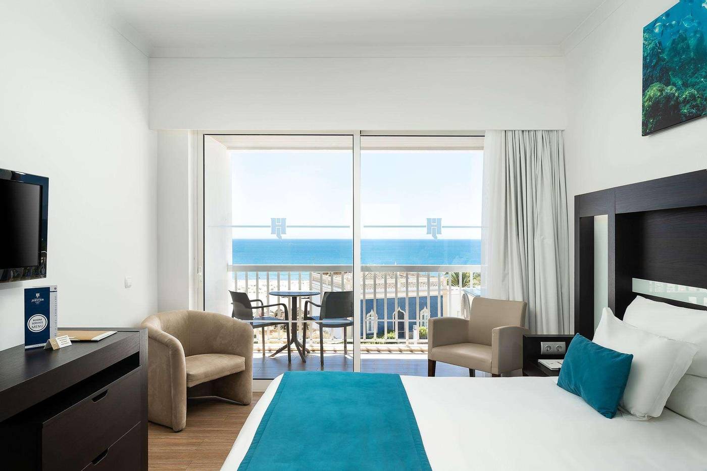 Jupiter-Algarve-Hotel---Beach---Spa-Room-12