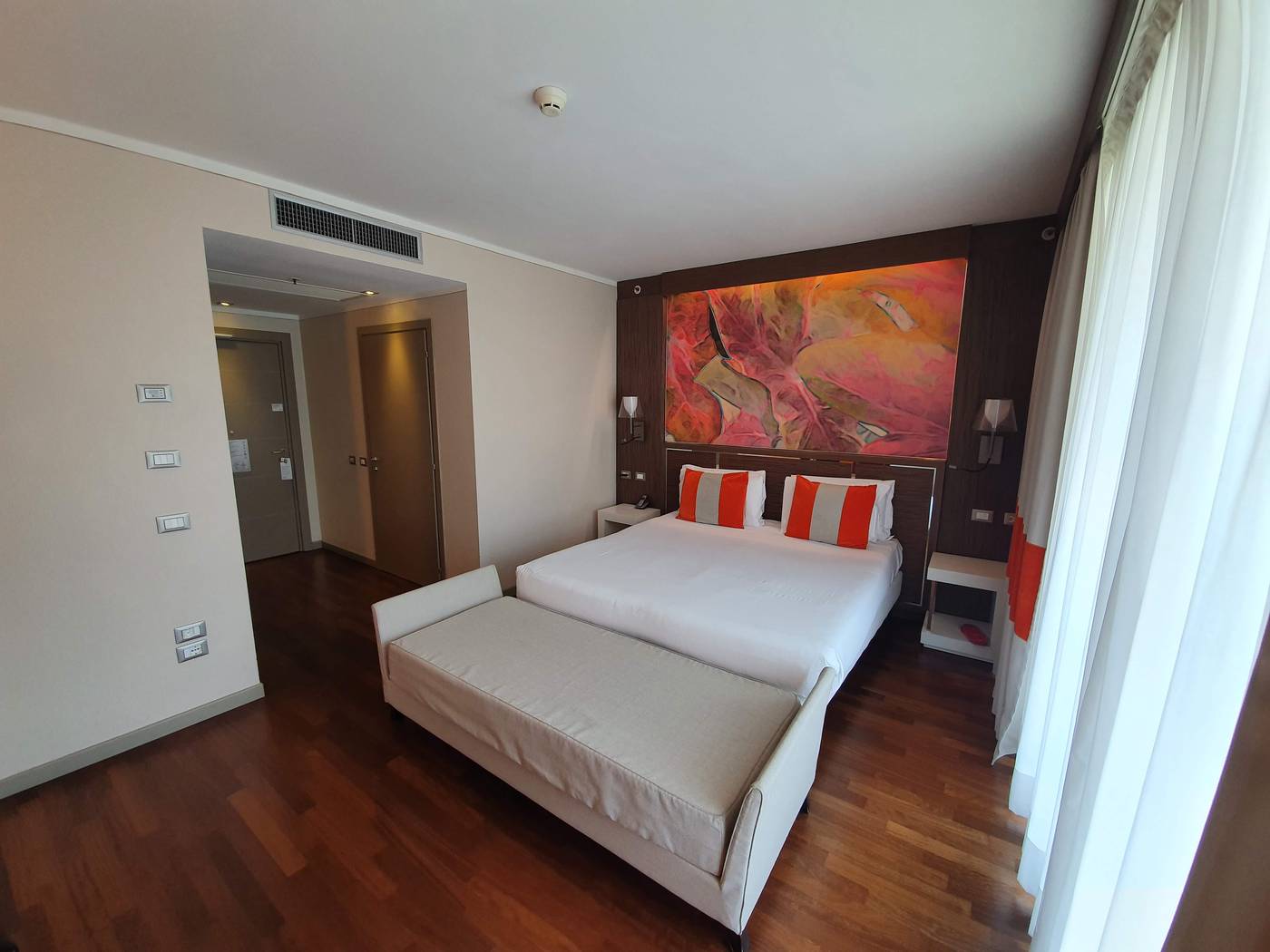 Ramada-Plaza-Milano-Hotel-Room-28