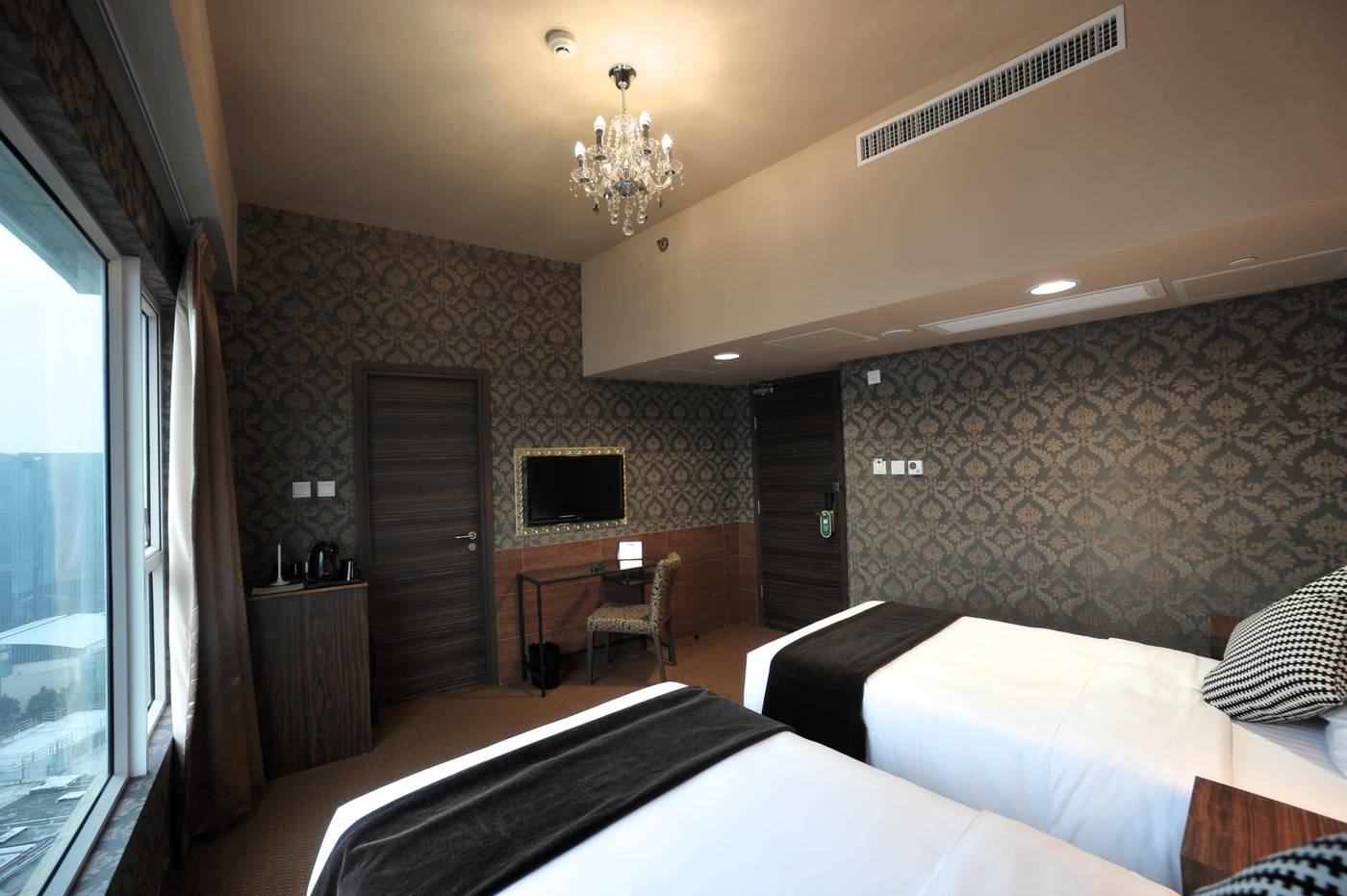 Ramada-Hong-Kong-Grand-Room-9