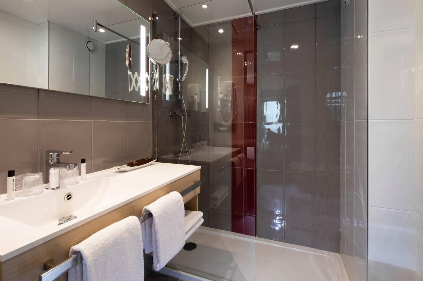 Paris-Bastille-Room-45