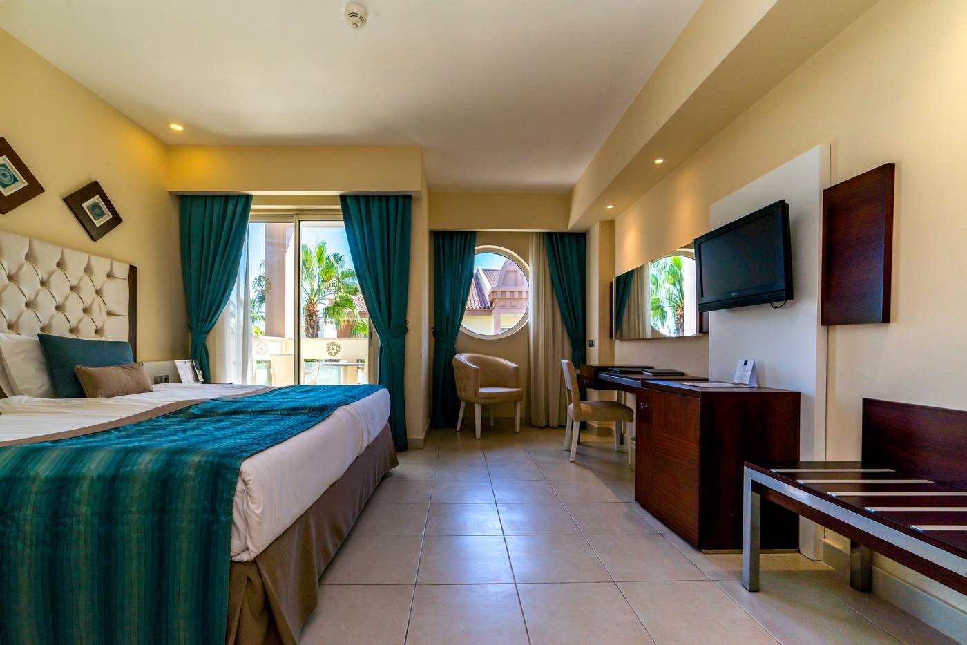 Kamelya-Aishen-K-Club-Room-30