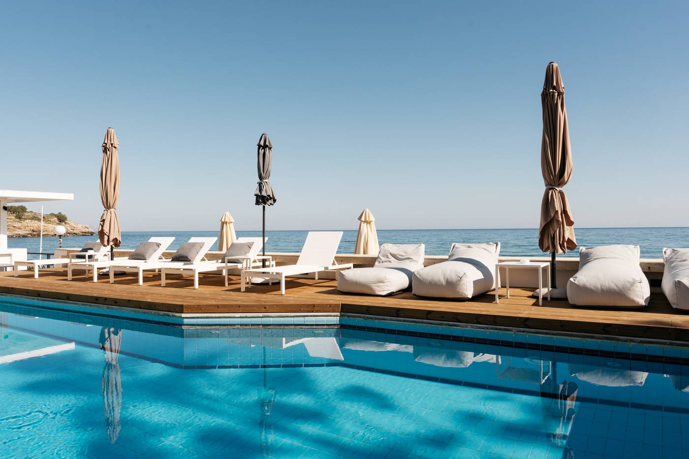 Petradi-Beach-Lounge-hotel-Pool-38