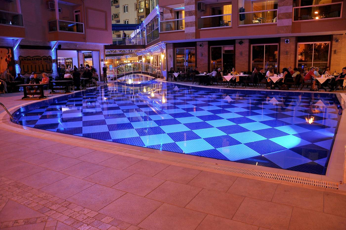 Tac-Premier-Hotel---Spa-Pool-5