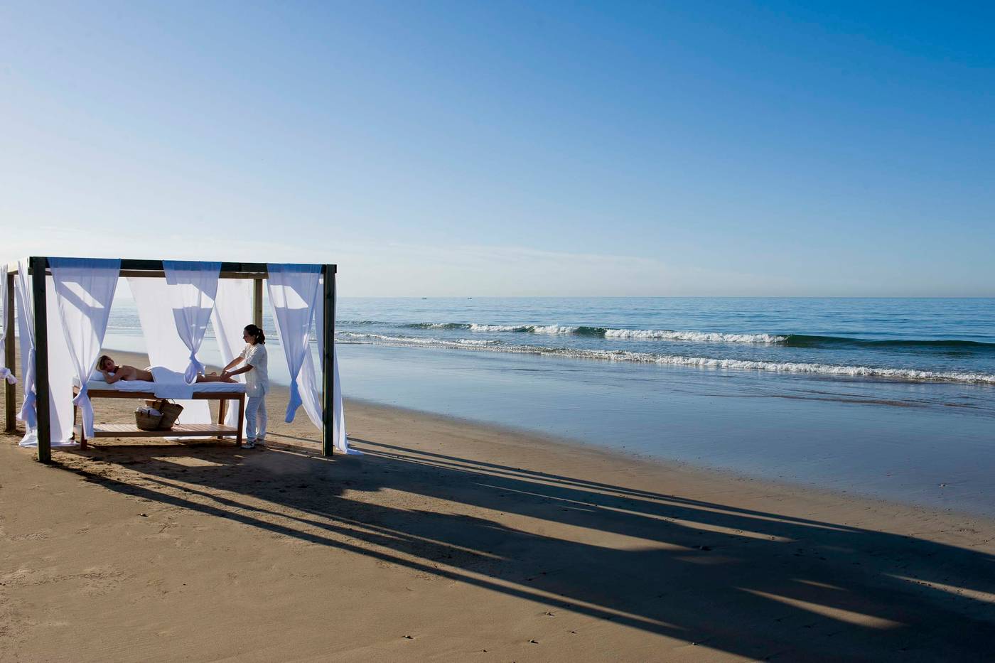 Paradis-Plage-Surf-Yoga---Spa-Resort-Sports-and-Entertainment-43