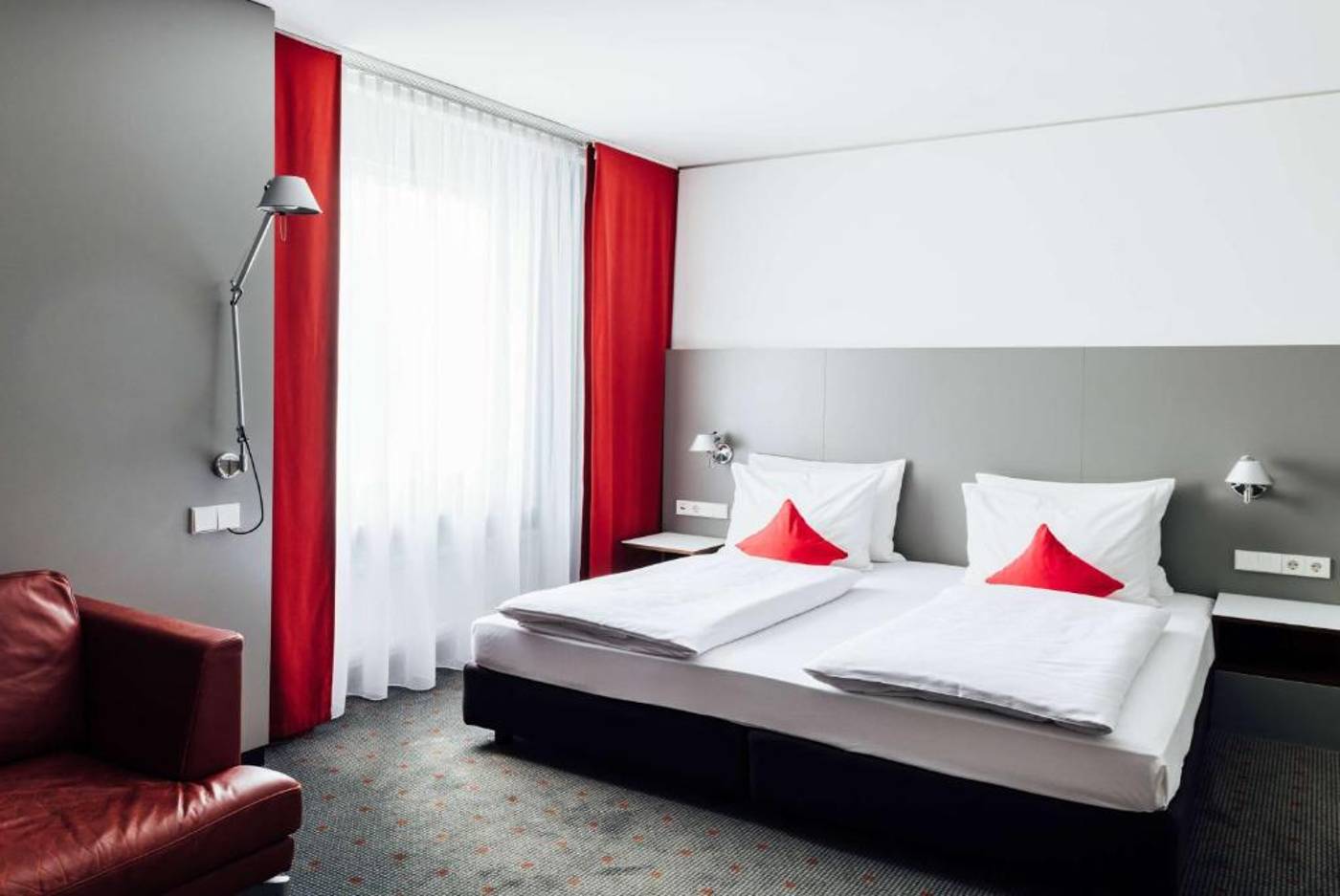 Vienna House Easy By Wyndham Stuttgart-Germany-Stuttgart-Room-4