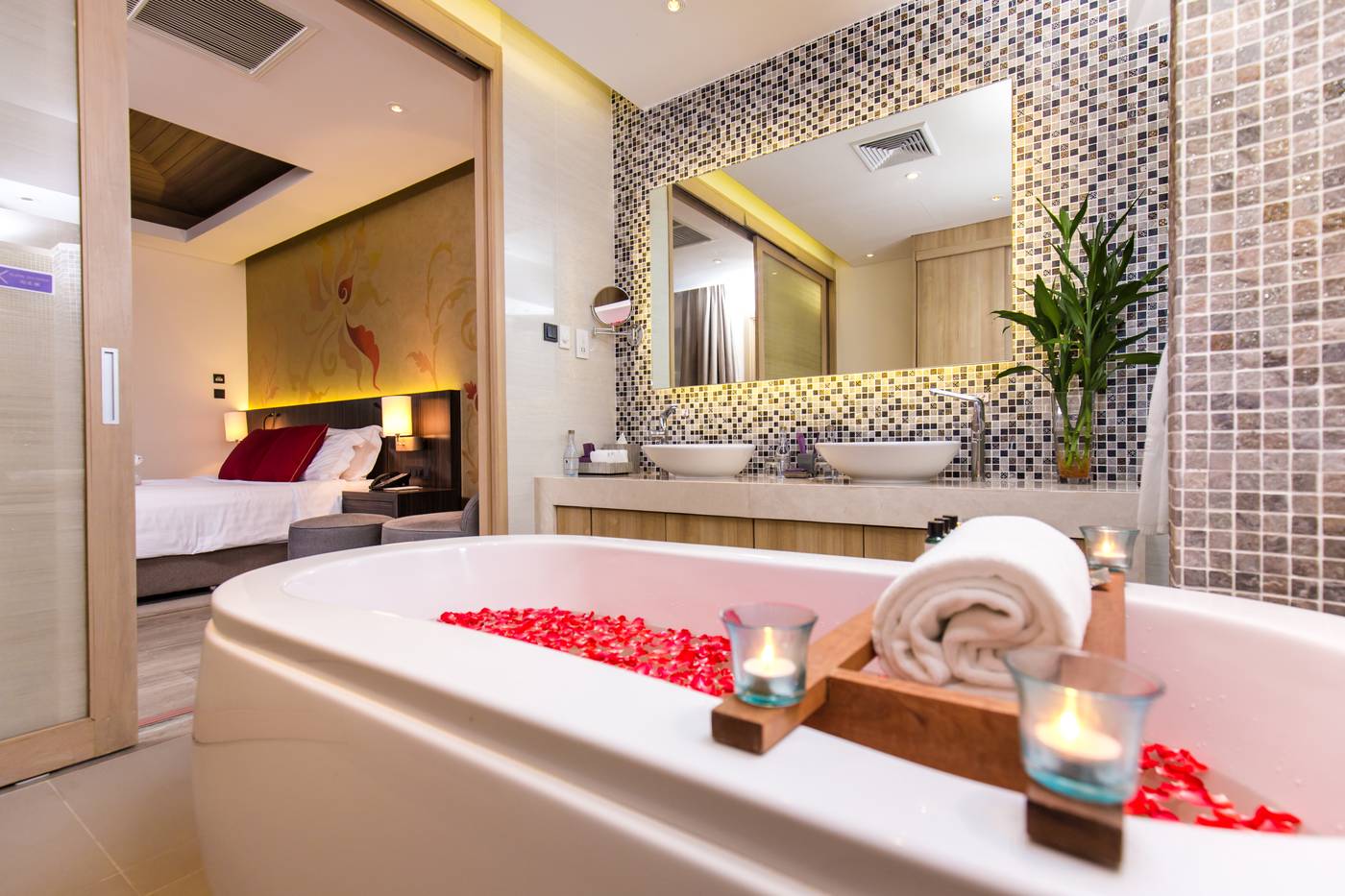 Grand-Mercure-Phuket-Patong-Room-40