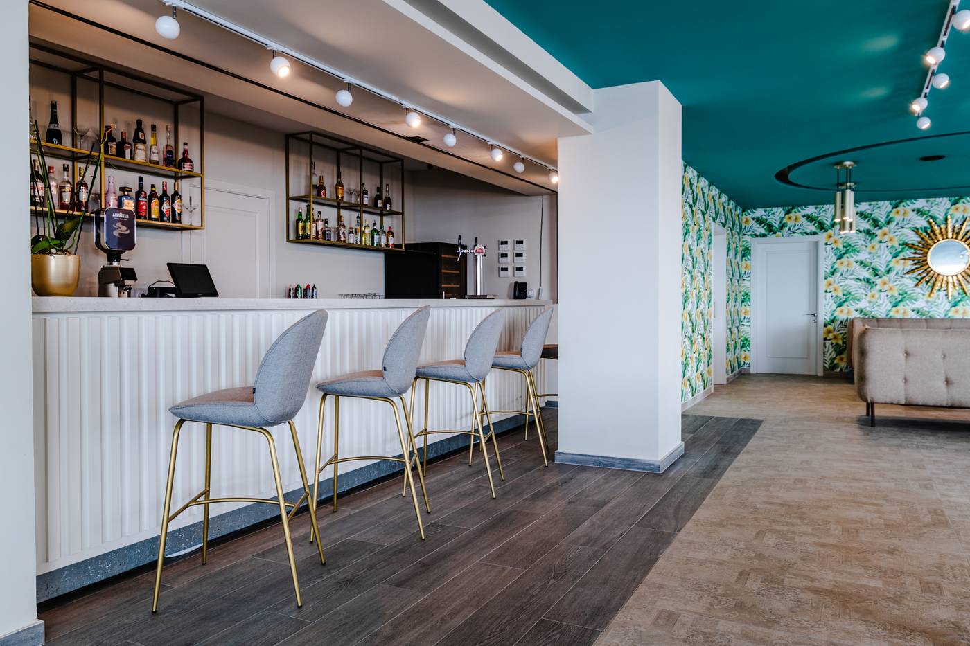 Seaview-Hotel---Adults-Only-16--Bar-33