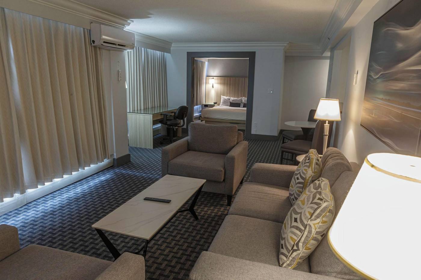 Century-Plaza-Hotel---Spa-Vancouver-Room-29