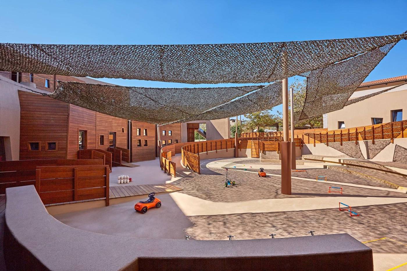 The-Romanos--A-Luxury-Collection-Resort-Sports-and-Entertainment-66