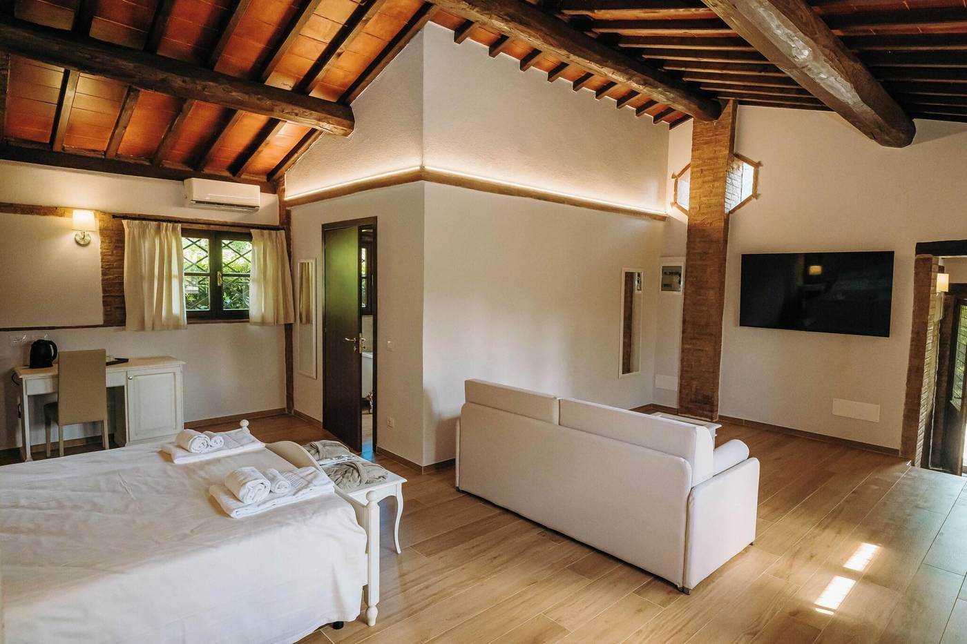 Borgo-Il-Poggiaccio-Room-36